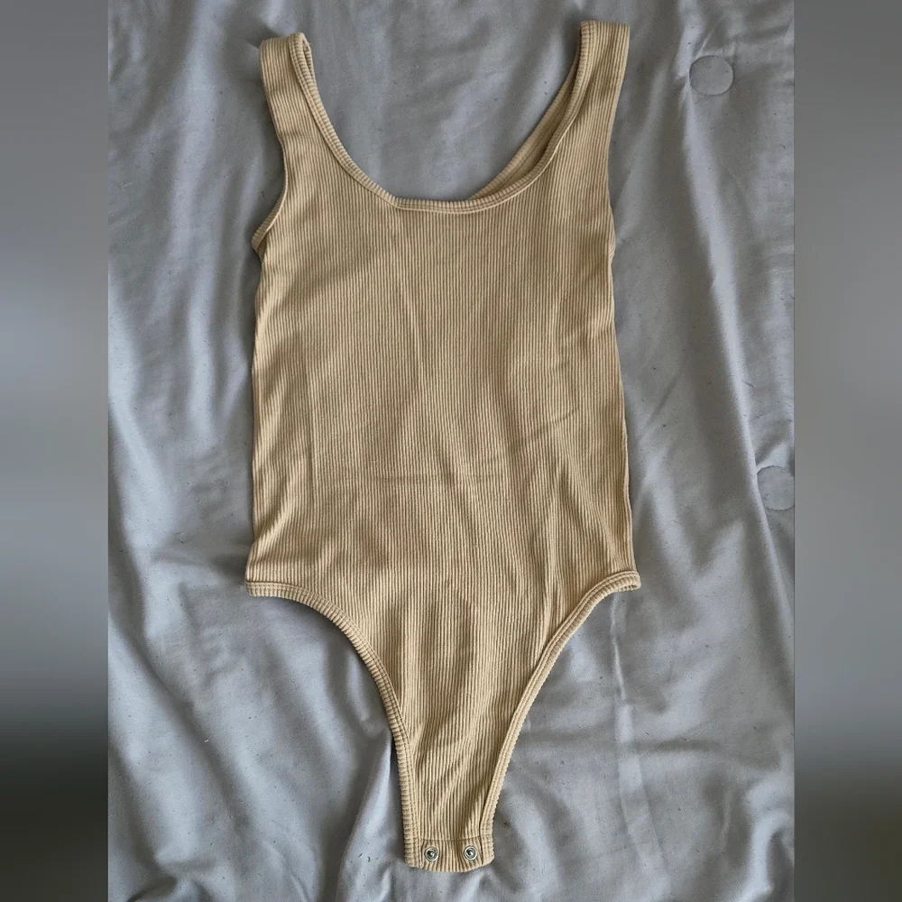 Tan Ribbed Bodysuit - Picture 2 of 4